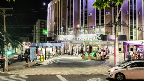 Imagem representativa: Shopping Tropical no Centro de Caldas Novas Goiás 