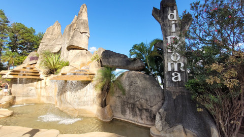 Monumento das &Aacute;guas na entrada de Caldas Novas 
