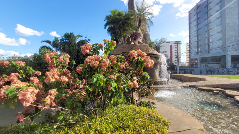 Monumento das &Aacute;guas na entrada de Caldas Novas 