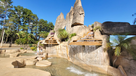 Monumento das &Aacute;guas na entrada de Caldas Novas 