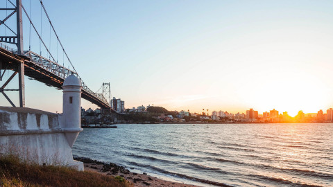 Ponte Herc&iacute;lio Luz em Florian&oacute;polis - Santa Catarina