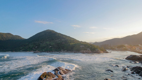 Praia da Arma&ccedil;&atilde;o em Florian&oacute;polis - Santa Catarina