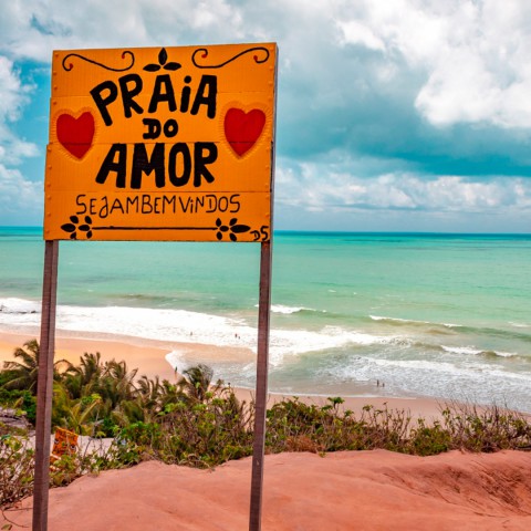 Imagem representativa: Praia no Amor | Conheça Agora | Dica de turismo na Praia de Pipa